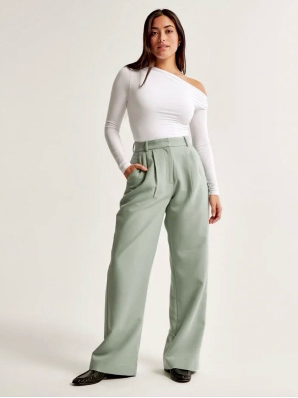 Abercrombie Women’s Sloan High Rise Straight Leg Trousers, Sage Green Size 10S